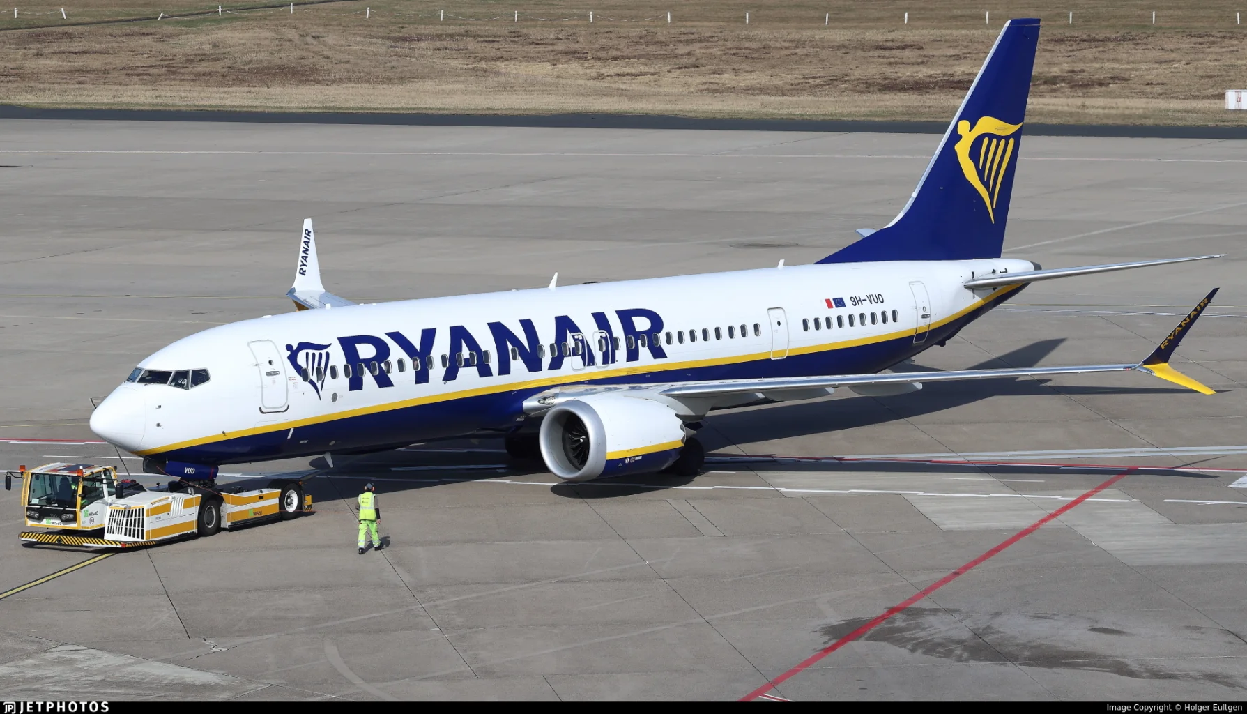 Ryanair 9H-VUO B38M