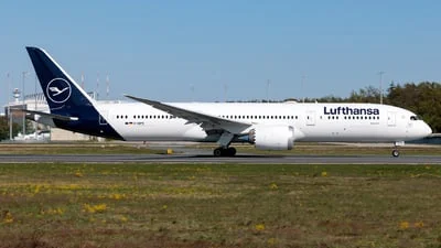 Lufthansa D-ABPB Boeing 787-9 Dreamliner