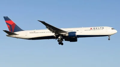Delta Air Lines N829MH Boeing 767-432(ER)