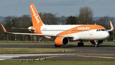 easyJet G-UZEG Airbus A320-251N