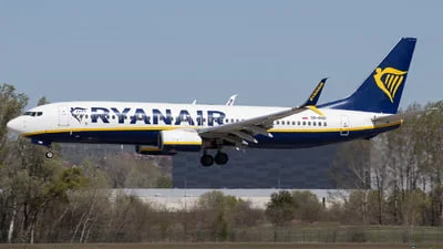 Ryanair (Buzz) SP-RNR Boeing 737-8AS