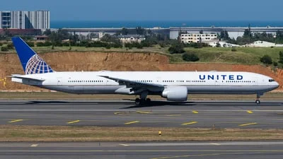 United Airlines N2846U Boeing 777-322ER