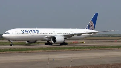 United Airlines N2243U Boeing 777-322ER