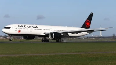 Air Canada C-FNNQ Boeing 777-333ER