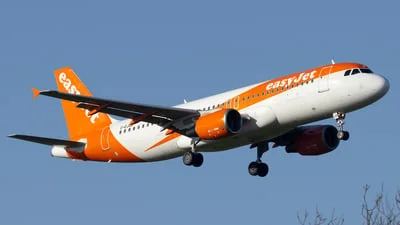easyJet G-EJCD Airbus A320-214