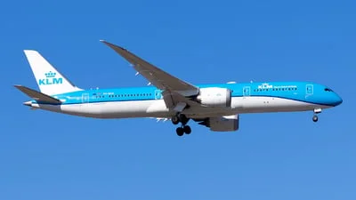 KLM Royal Dutch Airlines PH-BHE Boeing 787-9 Dreamliner