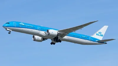 KLM Royal Dutch Airlines PH-BKI Boeing 787-10 Dreamliner