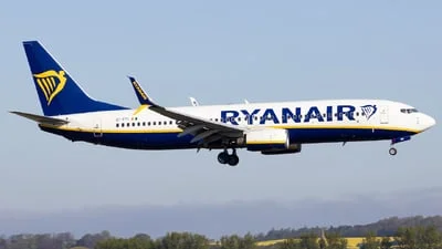 Ryanair EI-EFI Boeing 737-8AS