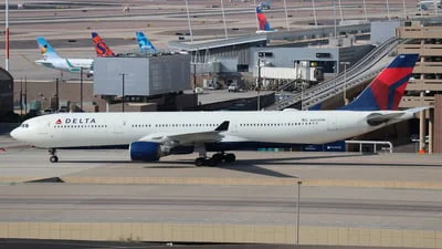Delta Air Lines N804NW Airbus A330-323