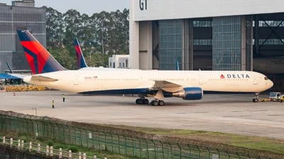 Delta Air Lines N831MH Boeing 767-432(ER)