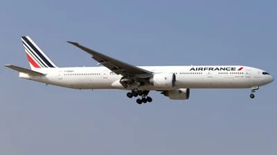 Air France F-GSQX Boeing 777-328ER