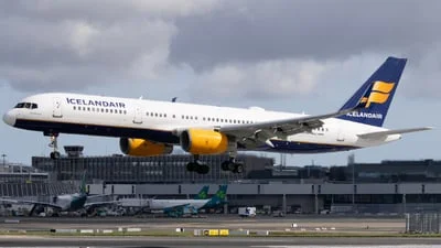 Icelandair TF-ISR Boeing 757-256