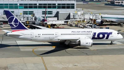 LOT Polish Airlines SP-LRH Boeing 787-8 Dreamliner