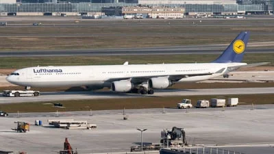 Lufthansa D-AIHY Airbus A340-642