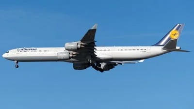 Lufthansa D-AIHW Airbus A340-642