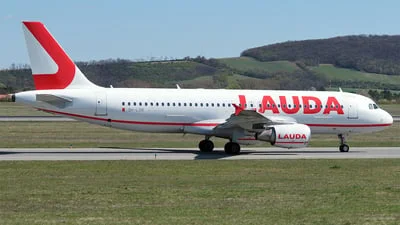 Lauda Europe 9H-LOR Airbus A320-214