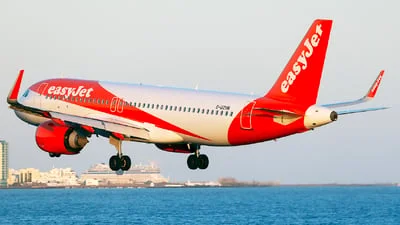 easyJet G-UZHM Airbus A320-251N
