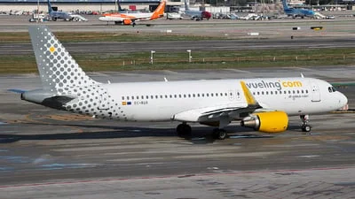 Vueling EC-MAH Airbus A320-214