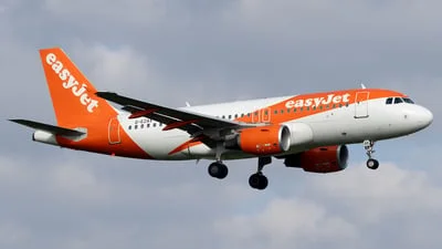 easyJet G-EZAX Airbus A319-111