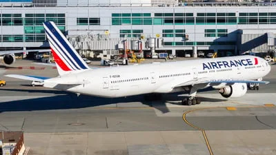 Air France F-GSQB Boeing 777-328ER
