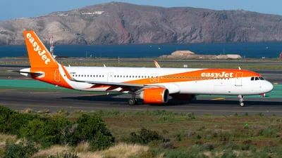 easyJet G-UZMD Airbus A321-251NX