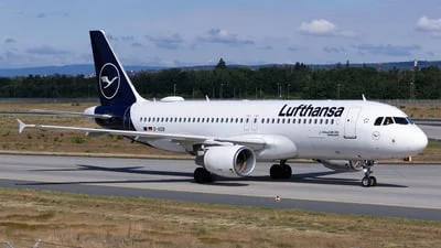Lufthansa D-AIZB Airbus A320-214