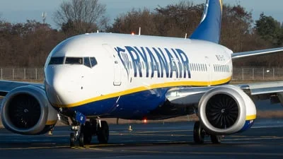 Ryanair EI-IJT Boeing 737-8-200 MAX
