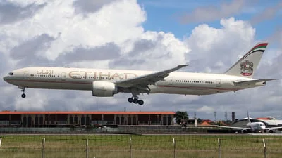 Etihad Airways A6-ETQ Boeing 777-3FXER