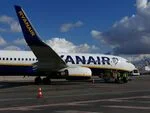 Ryanair UK EI-EML B738