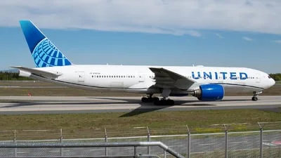 United Airlines N787UA Boeing 777-222(ER)