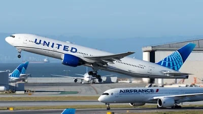 United Airlines N799UA Boeing 777-222(ER)