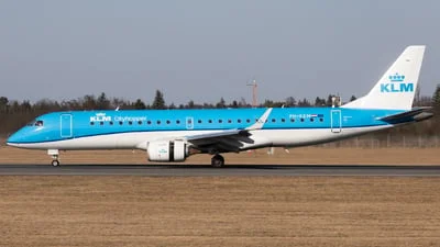 KLM Cityhopper PH-EZM Embraer ERJ-190-100STD