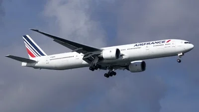 Air France F-GSQG Boeing 777-328ER