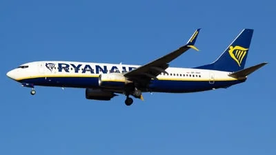 Ryanair (Buzz) SP-RKF Boeing 737-8AS