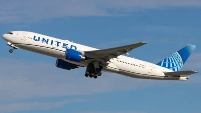 United Airlines N210UA Boeing 777-222