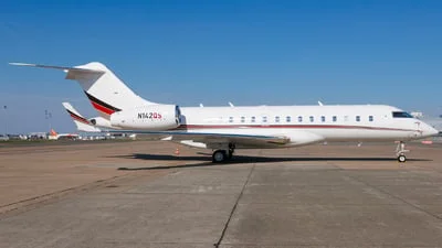 NetJets Aviation N142QS Bombardier BD-700-1A10 Global 6000