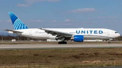 United Airlines N217UA Boeing 777-222(ER)