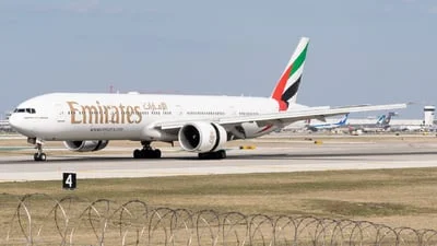 Emirates A6-EPW Boeing 777-31HER