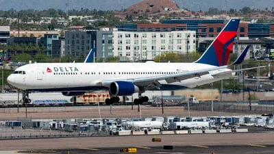 Delta Air Lines N1604R Boeing 767-332(ER)