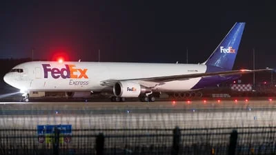 FedEx N106FE Boeing 767-3S2F(ER)