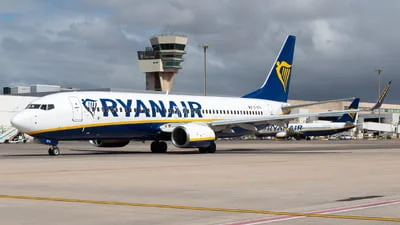Ryanair EI-EFG Boeing 737-8AS