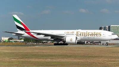 Emirates A6-EWH Boeing 777-21HLR