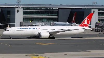 Turkish Airlines TC-LLP Boeing 787-9 Dreamliner