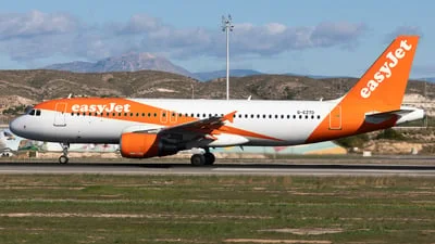 easyJet G-EZTD Airbus A320-214