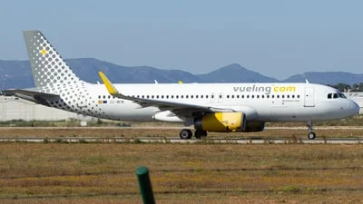 Vueling EC-MFM Airbus A320-232