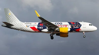 Vueling EC-LVU Airbus A320-214