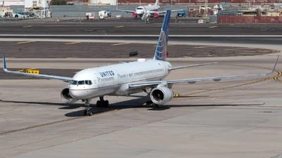 United Airlines N14118 Boeing 757-224