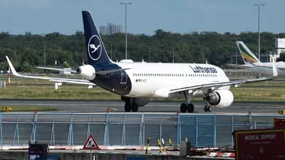 Lufthansa D-AIZS Airbus A320-214