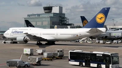 Lufthansa D-ABYQ Boeing 747-830