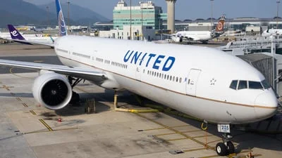 United Airlines N2135U Boeing 777-322ER
